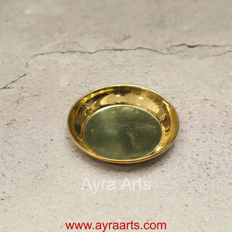 Pure Indian Traditional Handmade Brass Golden Color Plain Plate Pure Indian Traditional Handmade Brass Golden Color Plain Plate