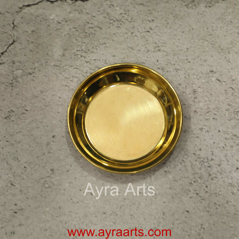 Pure Indian Traditional Handmade Brass Golden Color Plain Plate Pure Indian Traditional Handmade Brass Golden Color Plain Plate