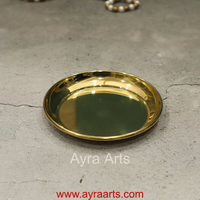 Pure Indian Traditional Handmade Brass Golden Color Plain Plate Pure Indian Traditional Handmade Brass Golden Color Plain Plate