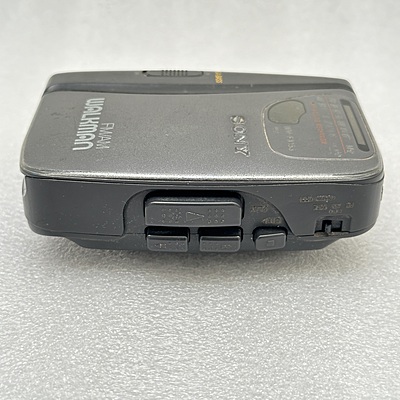 SONY - Stereo Cassette Walkman FM/AM - WM-FX153