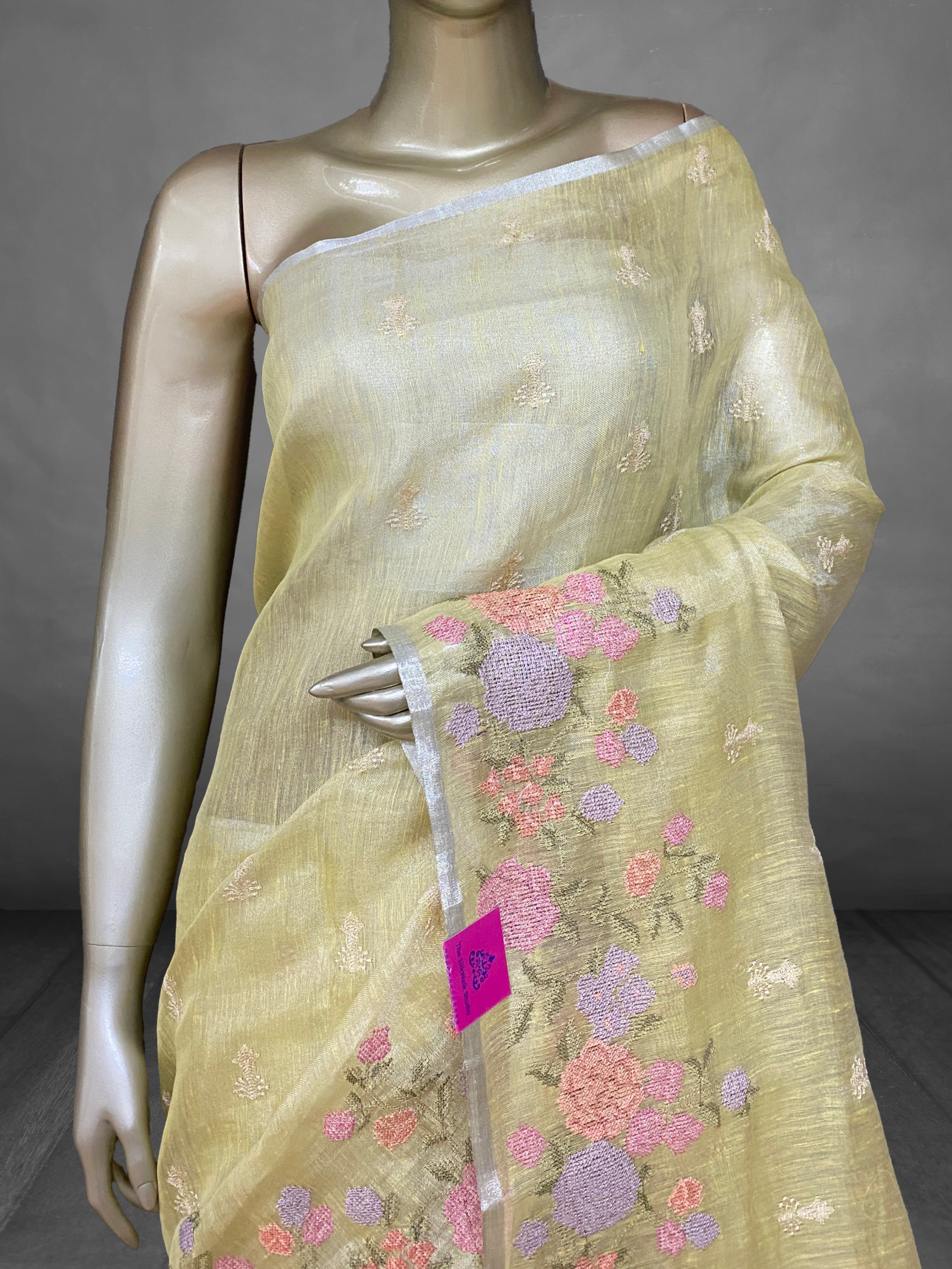 Rishika - The Linen Saree in Floral Thread Embroidery 18672