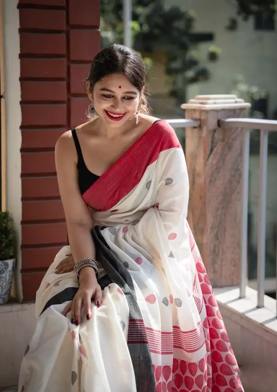 Ragnika ( Khadi cotton sarees )
