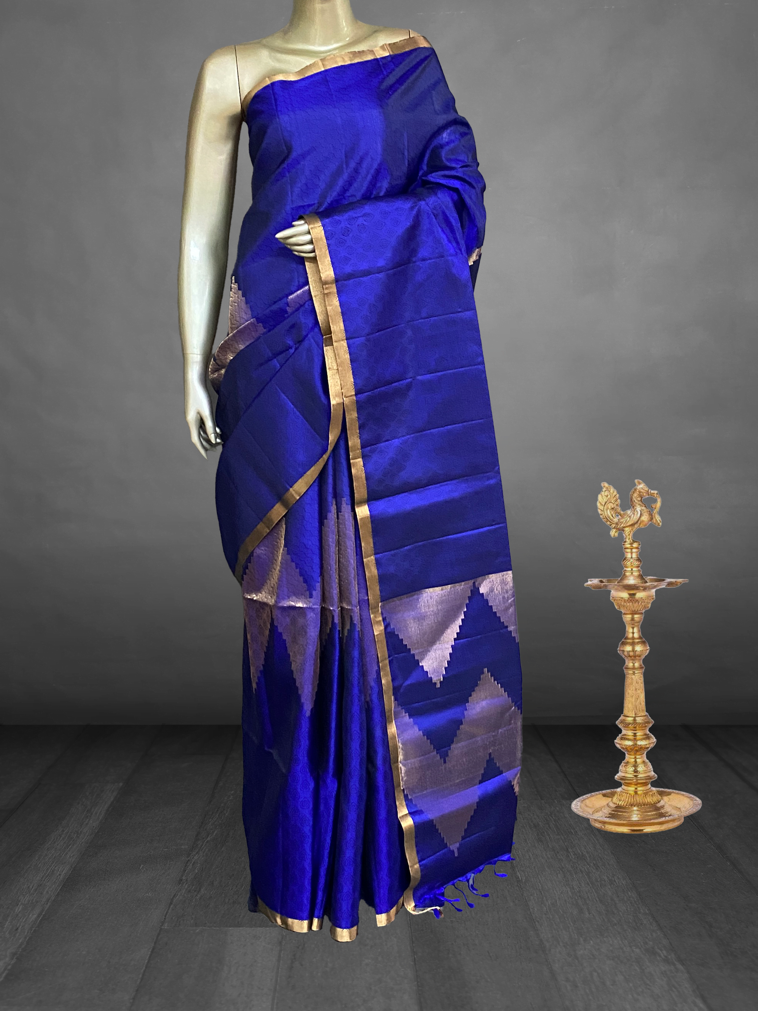 Bhagyam - The Pure Kanchi Silk Saree in Mudras 19211