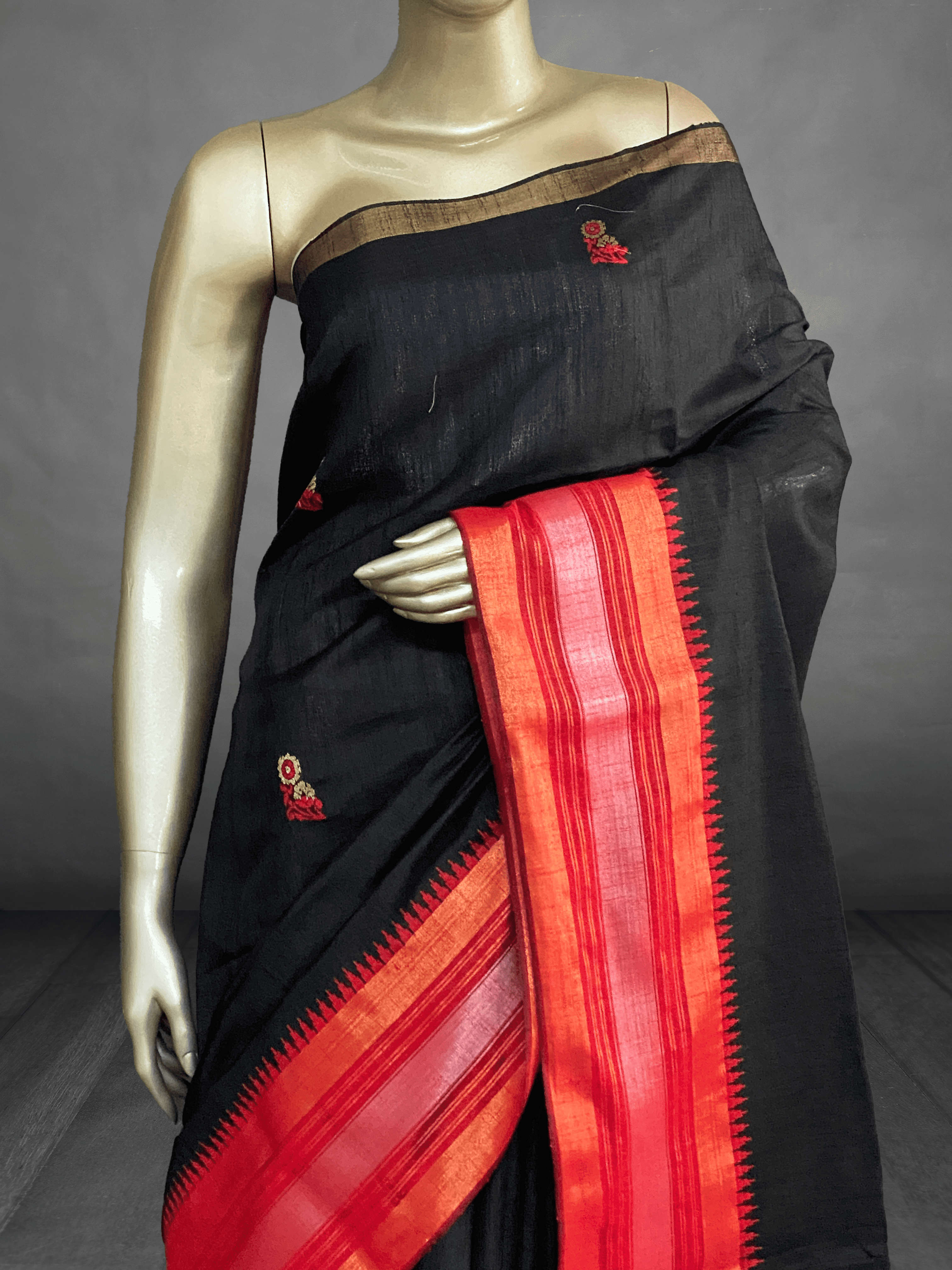 Parvathi - The Jala Butti Raw Silk Saree 18921