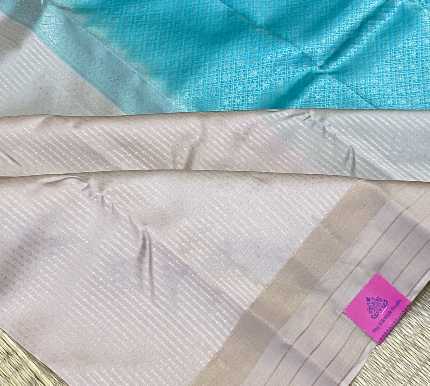 Abhirami - The Silk Walk Delights SWS12 Abhirami - The Silk Walk Delights SWS12