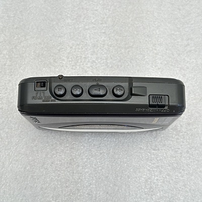 SONY - Stereo Cassette Walkman - FM/AM - Black - WM-FX195-BLK