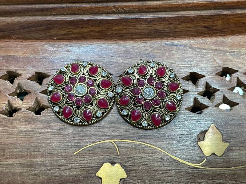 Round stud JCS54