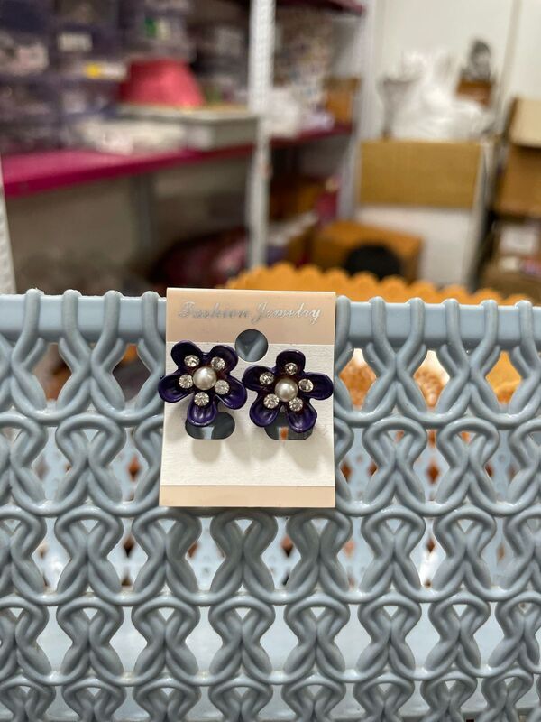 Daily wear stud JCS674