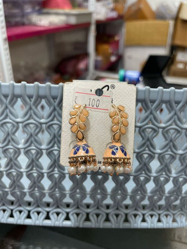 Meena stud JCS688