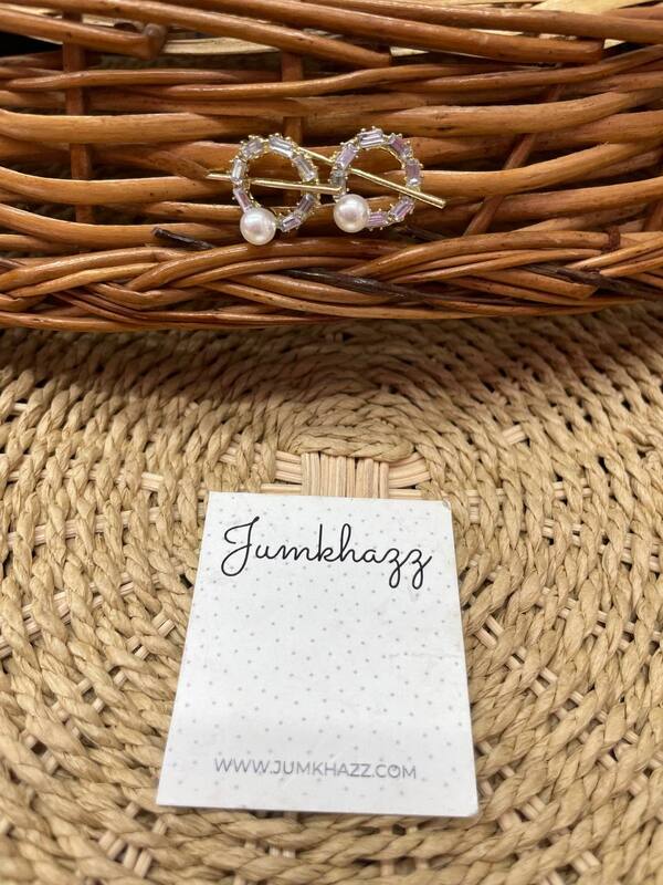 Elegant stud  JFE644