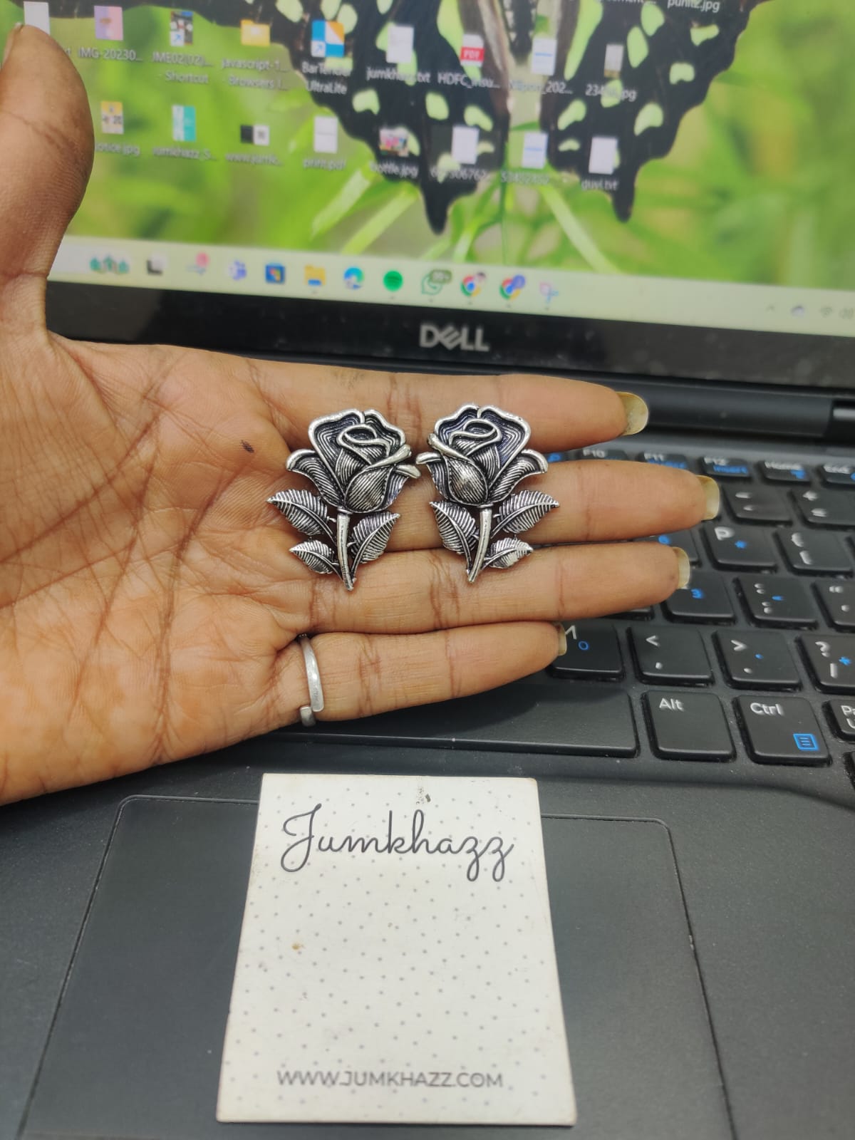 Rose stud JGS244