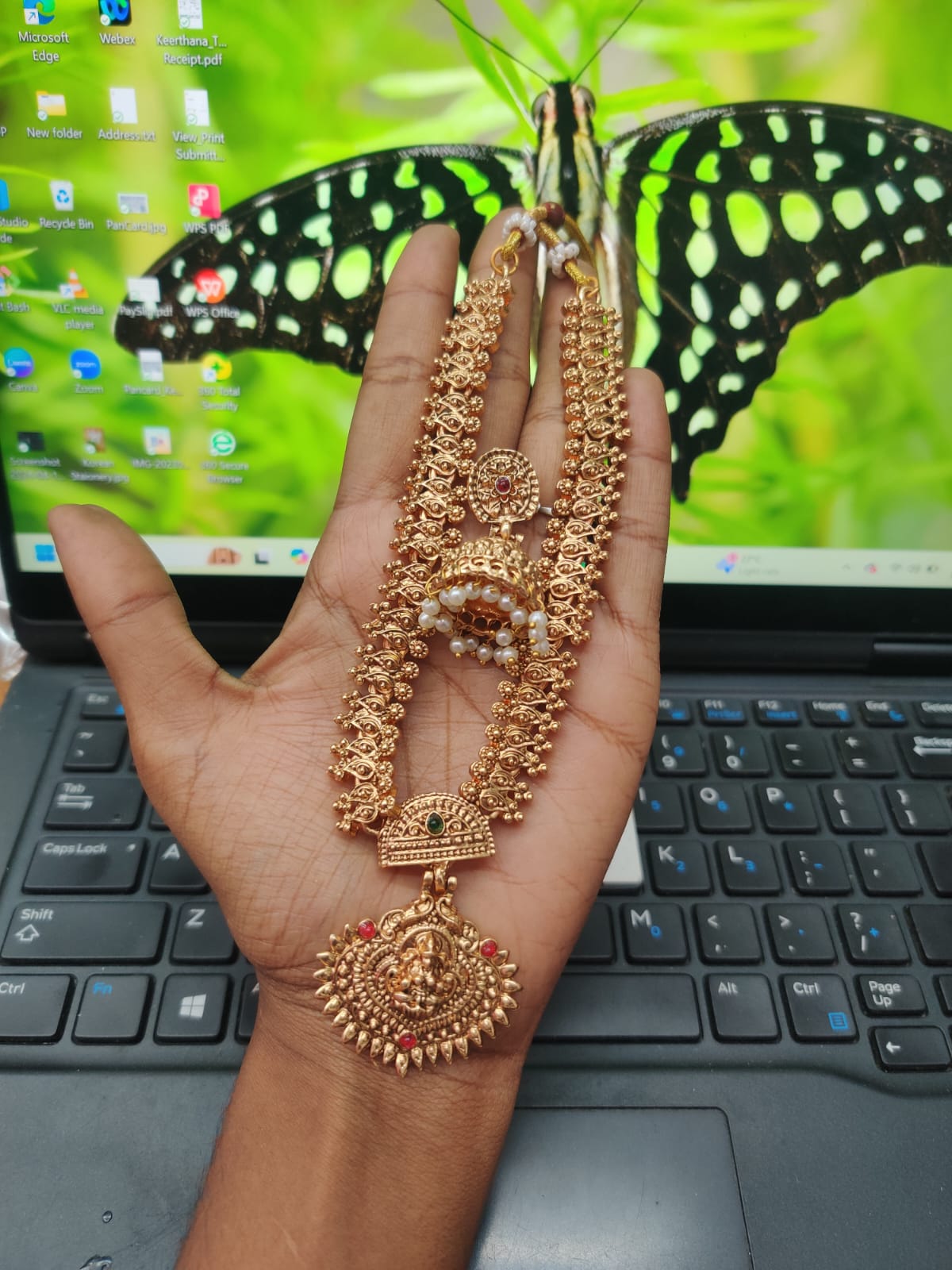 Gold Neckpiece JNC67