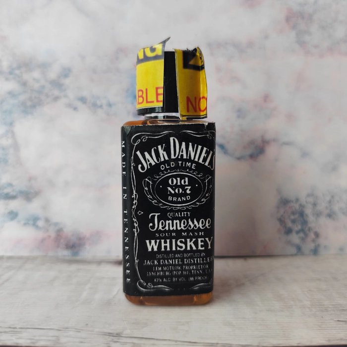 Jack Daniels Dummy Miniature Whiskey Bottle(Not for drinking only for show) Jack Daniels Dummy Miniature Whiskey Bottle(Not for drinking only for show)