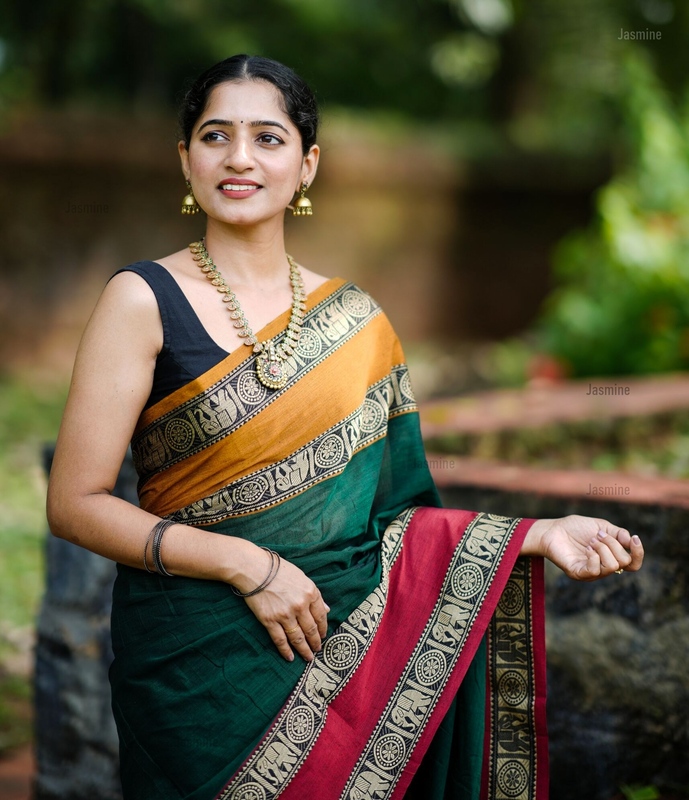 Vyanjana - व्यंजना ( Narayanpet cotton sarees )