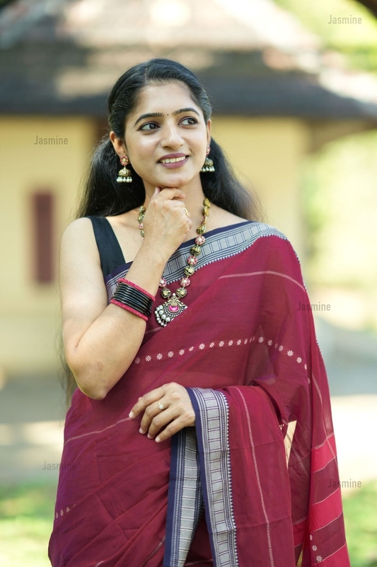 Raveena - రవీనా ( Narayanpet cotton sarees )