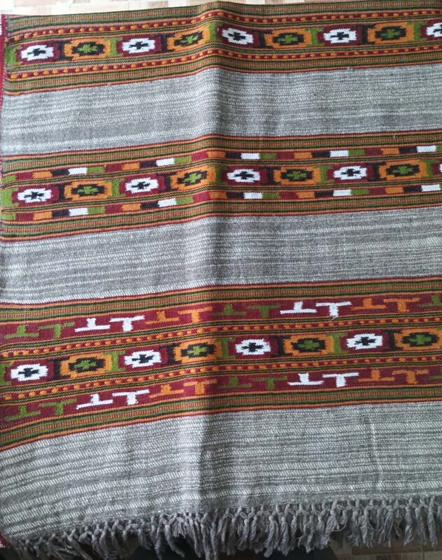 Kulluvi Shawl white