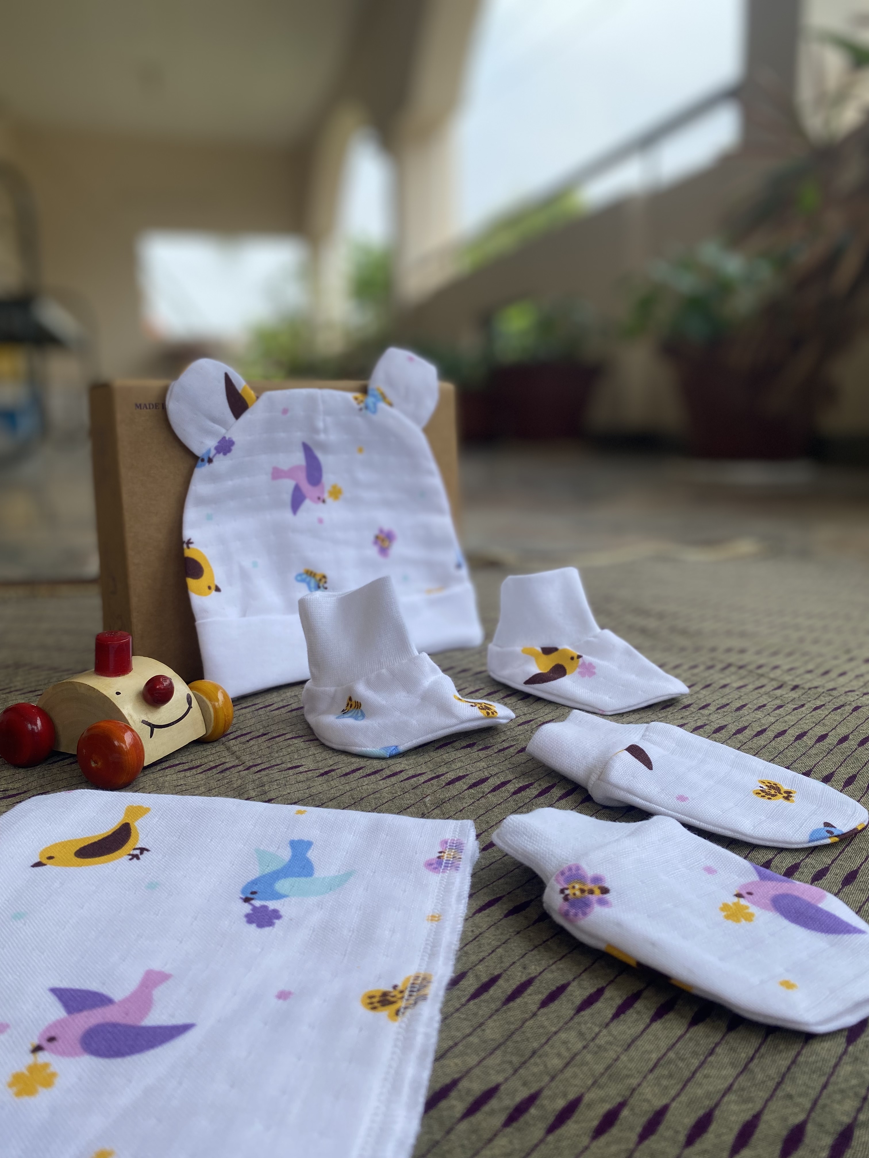 Muslin Cotton New-Born Baby Gift Set