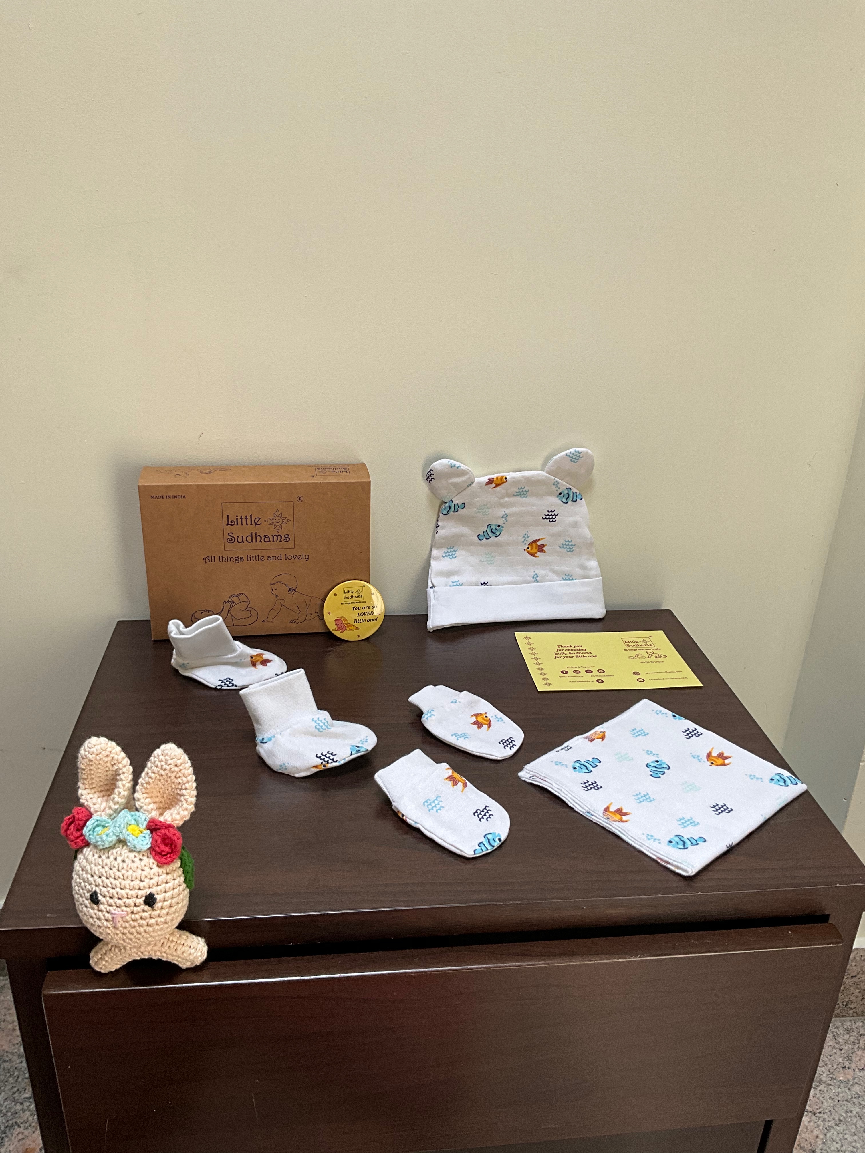 Muslin Cotton New-Born Baby Gift Set