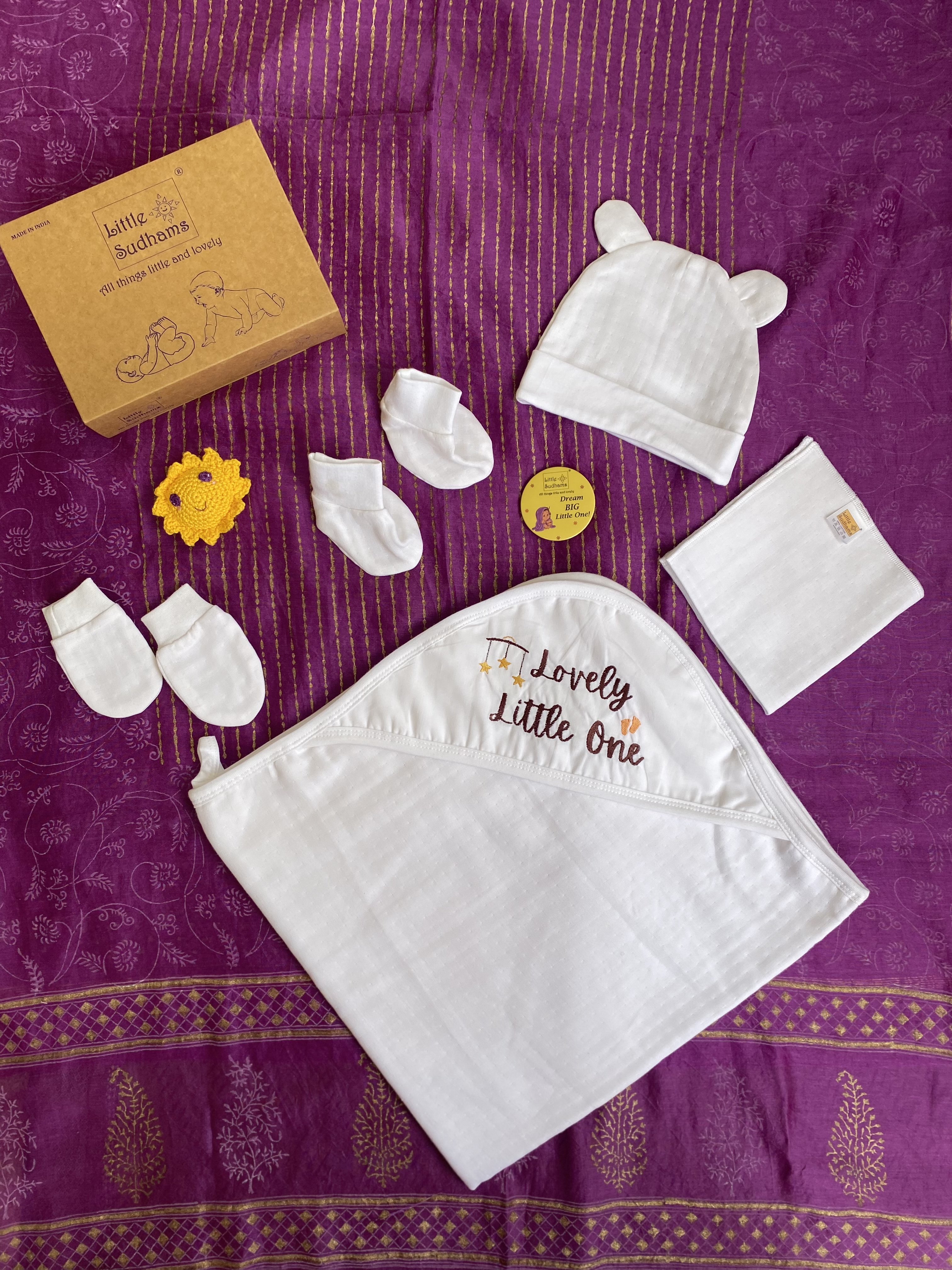 Muslin Cotton New-Born Baby Gift Set