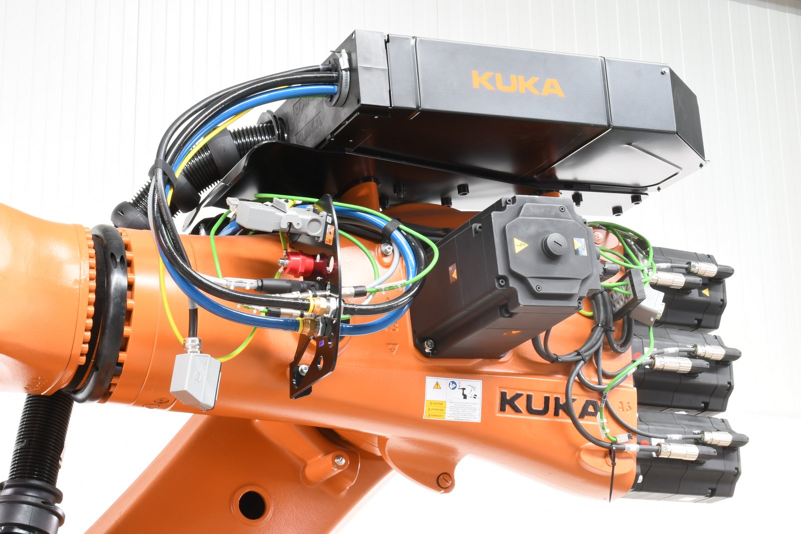 KUKA 10027576, KR 360 R2830, Schwerlast- Industrieroboter mit KRC4 Steuerung