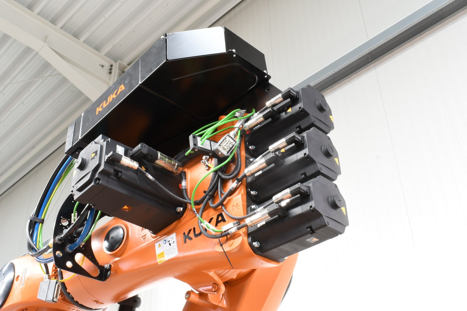 KUKA 10027576, KR 360 R2830, Schwerlast- Industrieroboter mit KRC4 Steuerung