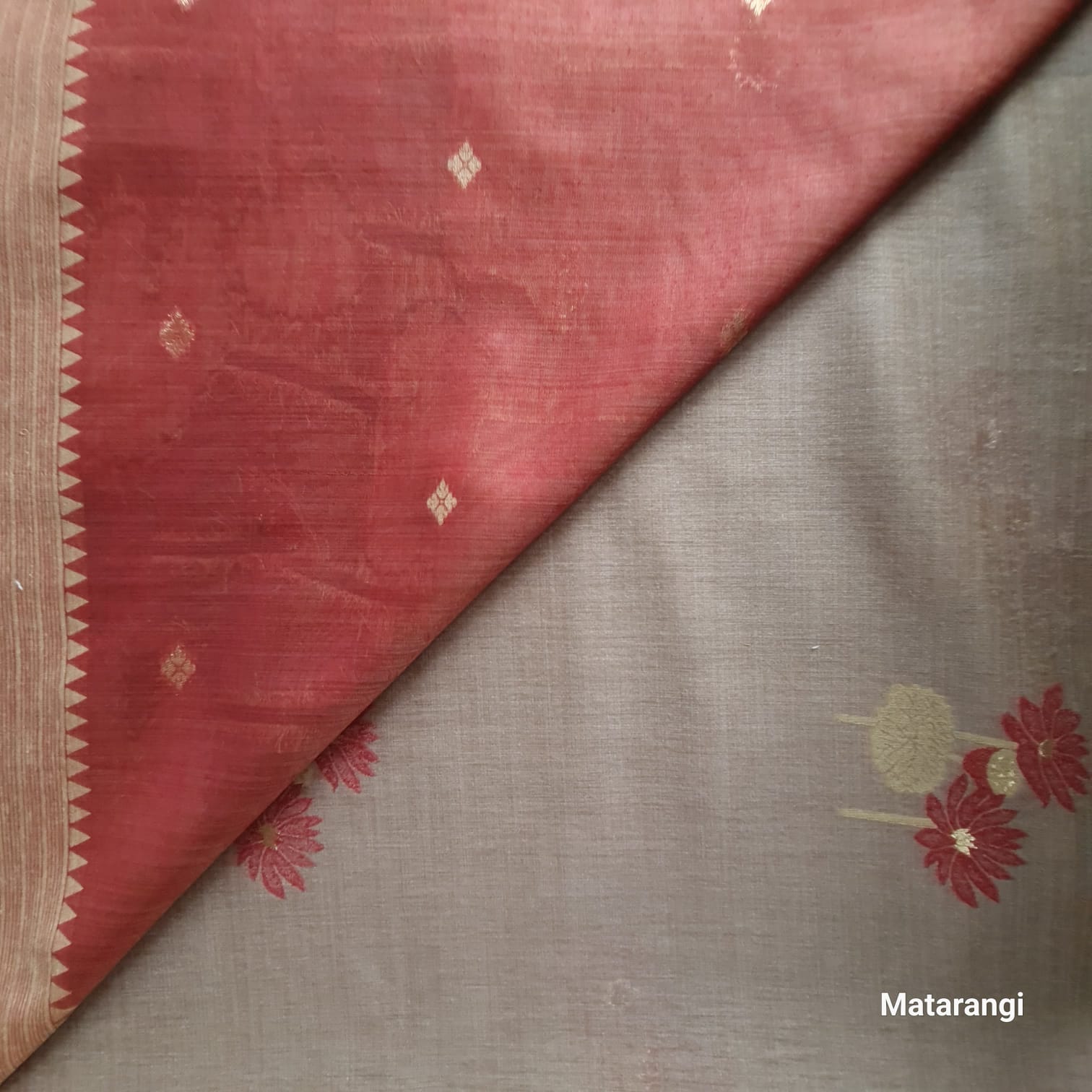 Pastel Grey Premium Munga Cotton Saree Pastel Grey Premium Munga Cotton Saree