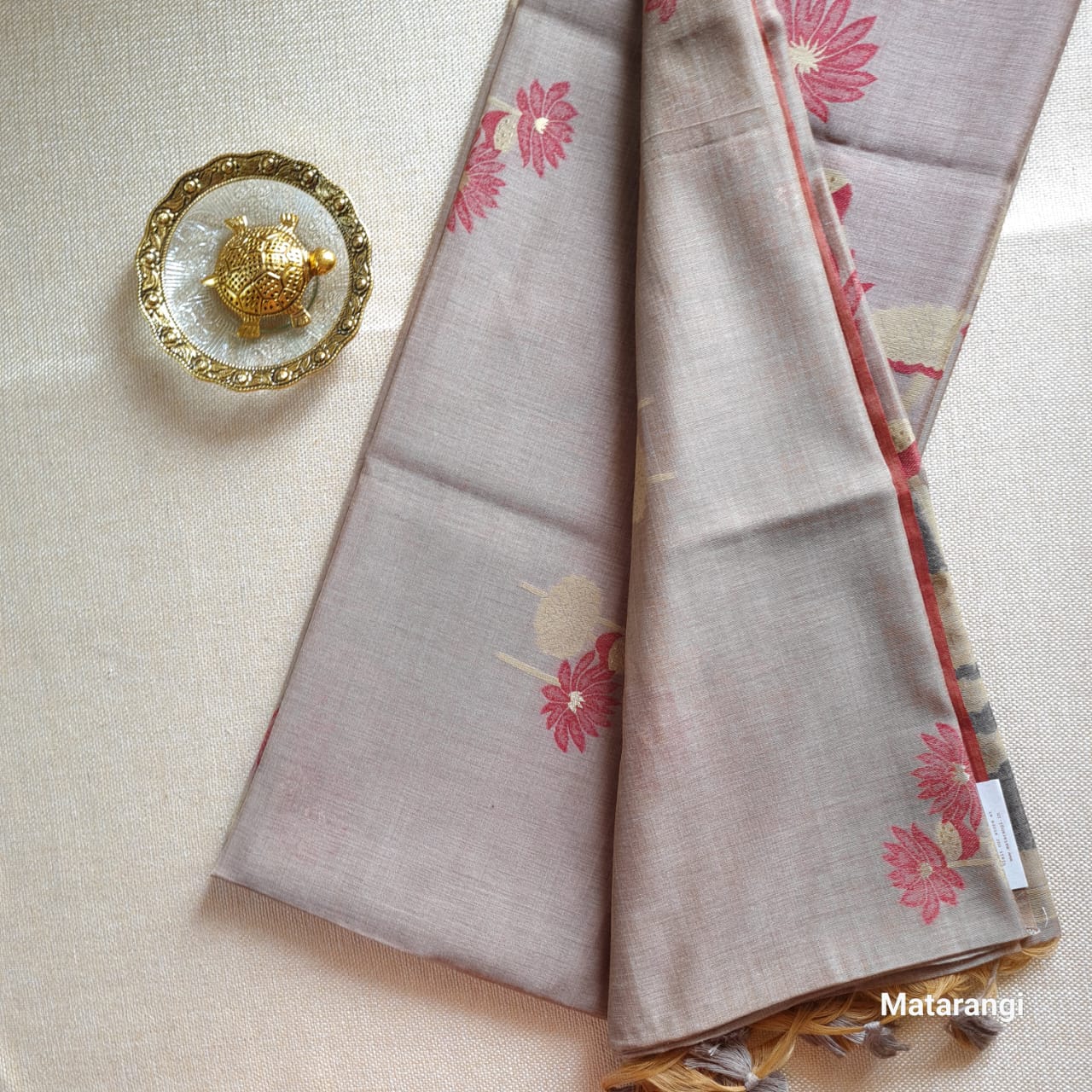 Pastel Grey Premium Munga Cotton Saree Pastel Grey Premium Munga Cotton Saree