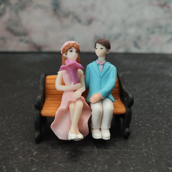 Miniature Couple Bench Sitting Toy Miniature Couple Bench Sitting Toy