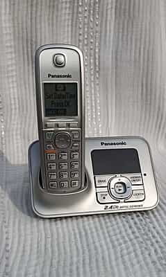 Panasonic KX-TG3721SX 2.4GHz Digital Cordless Landline Phone (Black & Silver) Panasonic KX-TG3721SX 2.4GHz Digital Cordless Landline Phone (Black & Silver)