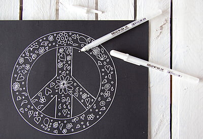 SAKURA GELLYROLL WHITE GEL INK ROLLERBALL PEN SAKURA GELLYROLL WHITE GEL INK ROLLERBALL PEN