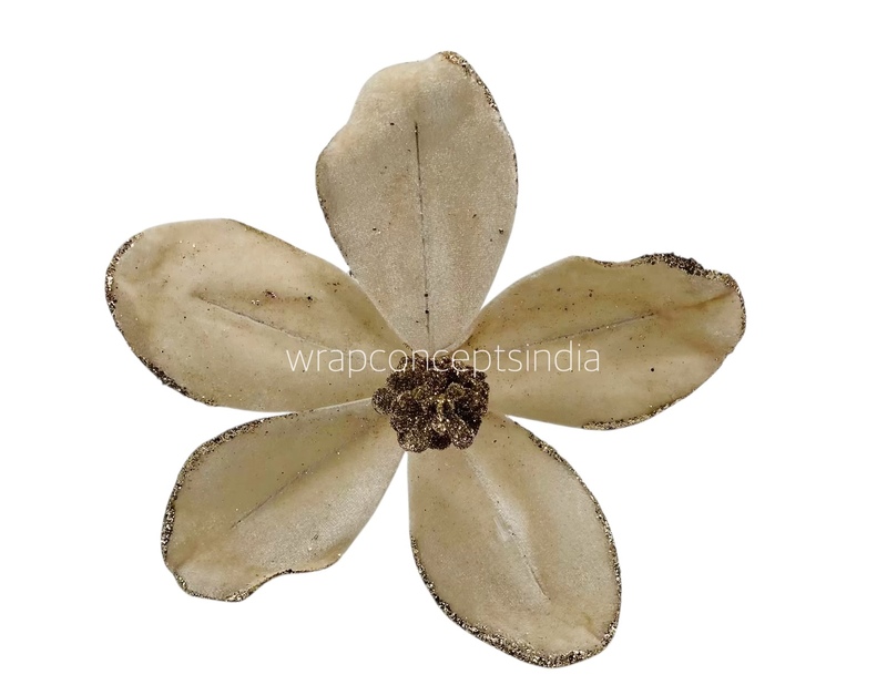Velvet Flower with Gitter Pine Center Velvet Flower with Gitter Pine Center