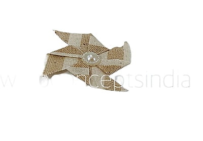 Fan shaped flower with Pearl - Beige & White Fan shaped flower with Pearl - Beige & White