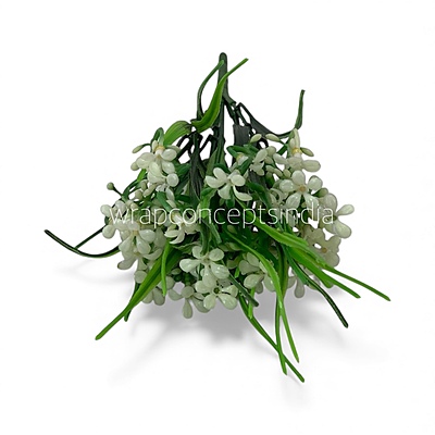 Long Leaves Bunch with White Flowers Long Leaves Bunch with White Flowers
