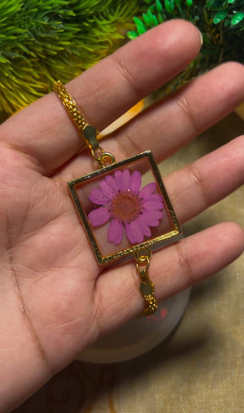 Pink Daisy Bracelet 002 Pink Daisy Bracelet 002