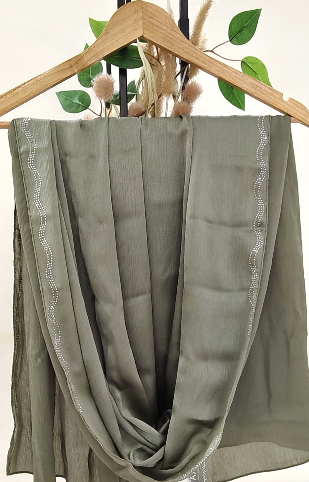 Premium Malaysian Munna Satin With Scalloped stone