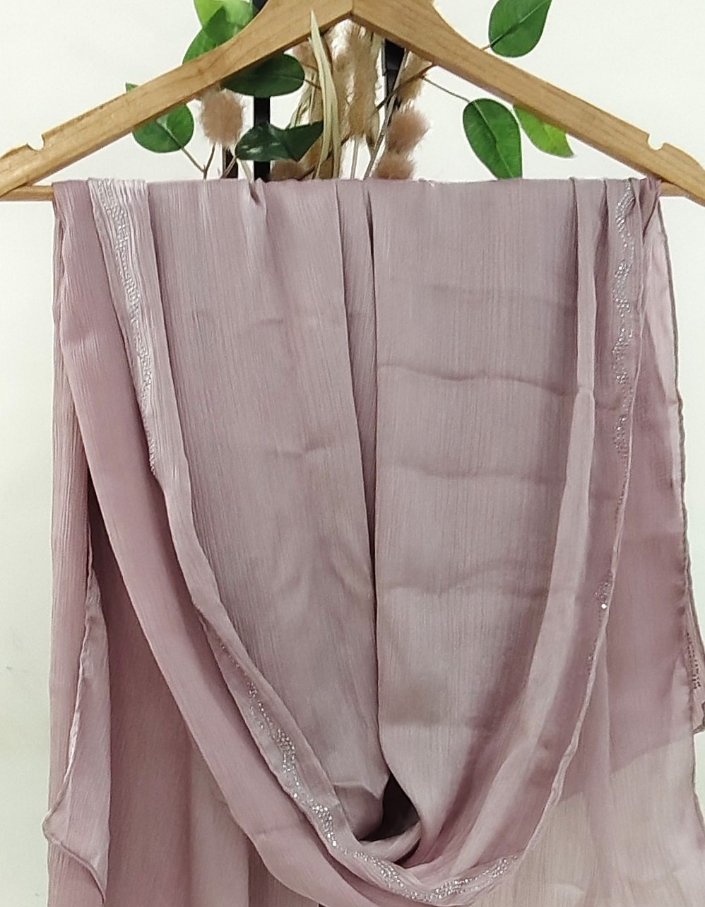 Premium Malaysian Munna Satin With Scalloped stone