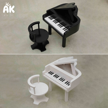 Royal Piano with Chair