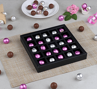 Cookie Man Premium 25 moulded chocolates Gift Box