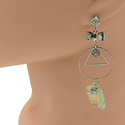 Stylish SIlver Designed Green Conch Drop Earrings Stylish SIlver Designed Green Conch Drop Earrings