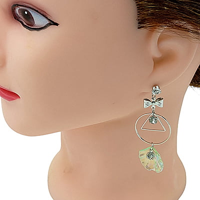 Stylish SIlver Designed Green Conch Drop Earrings Stylish SIlver Designed Green Conch Drop Earrings