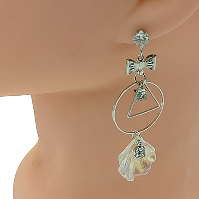 Stylish SIlver Designed White Conch Drop Earrings Stylish SIlver Designed White Conch Drop Earrings