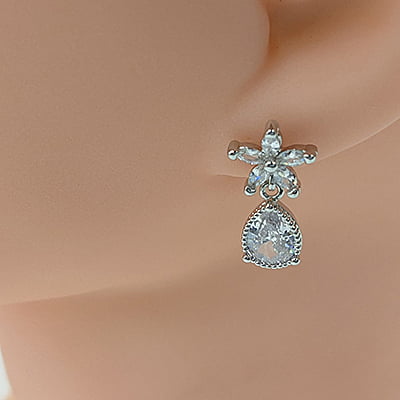 Crystal Stone Teardrop Silver Earrings Crystal Stone Teardrop Silver Earrings