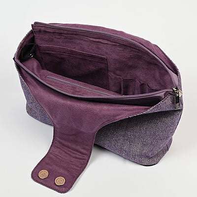 The snug wrist bag The snug wrist bag