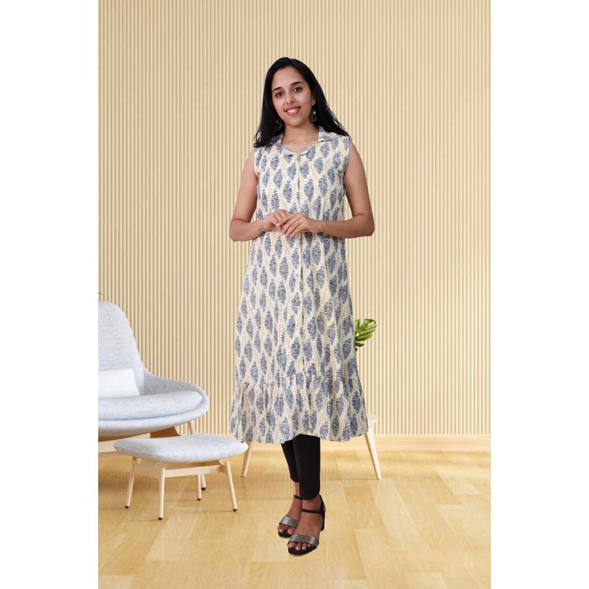 Shiya Sleeveless White and Blue Leafy Print