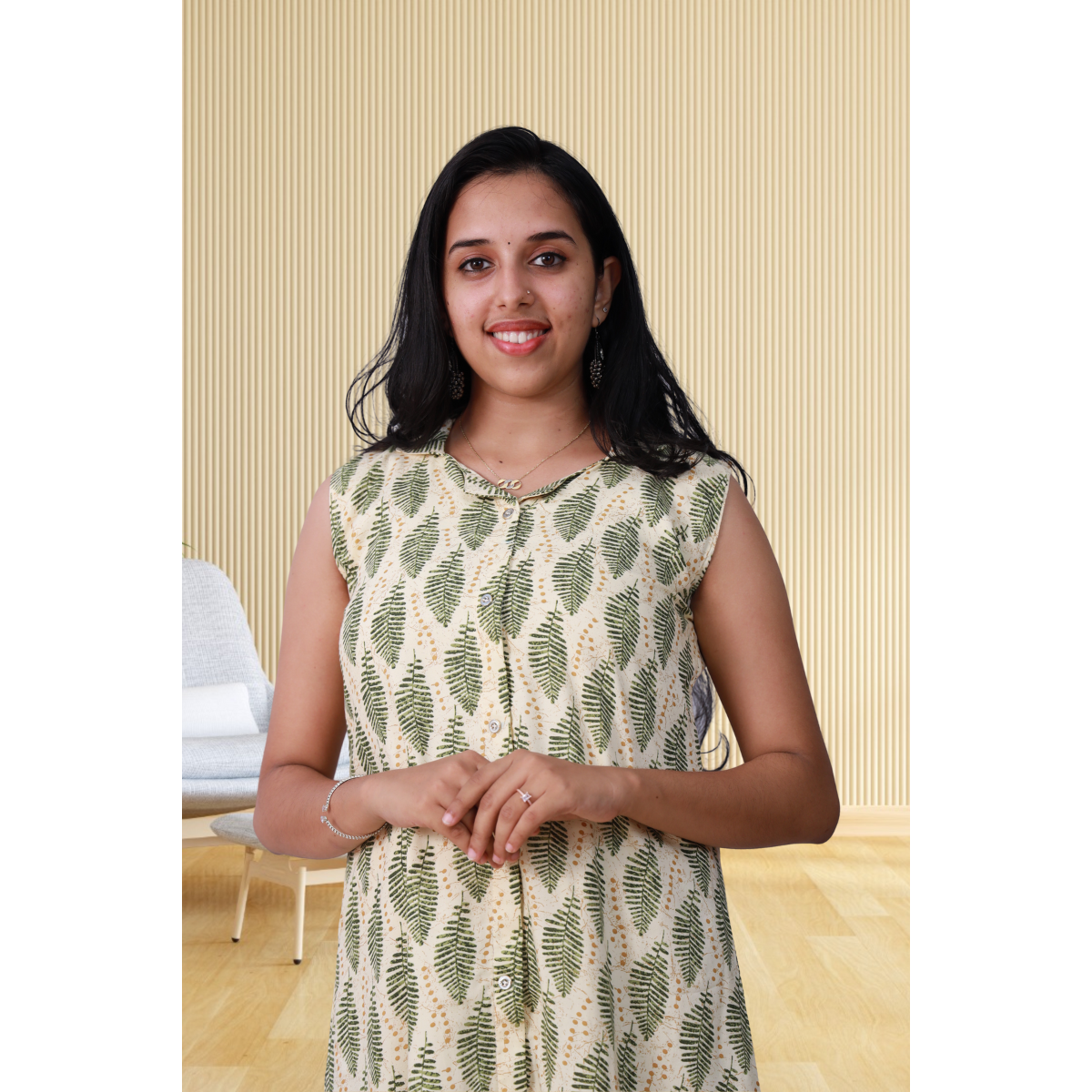 Shiya Sleeveless White and Green Leafy Print