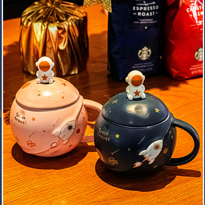 Astronaut Coffee Mug with Lid & Spoon Astronaut Coffee Mug with Lid & Spoon