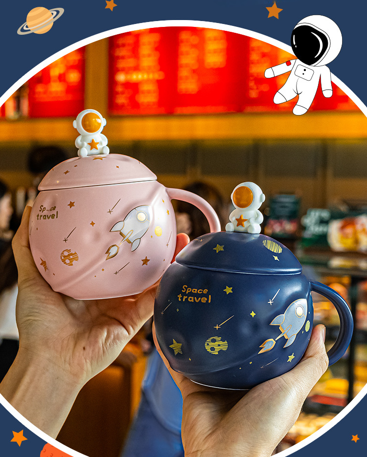 Astronaut Coffee Mug with Lid & Spoon Astronaut Coffee Mug with Lid & Spoon