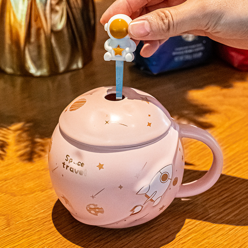 Astronaut Coffee Mug with Lid & Spoon Astronaut Coffee Mug with Lid & Spoon