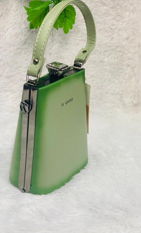 MLBH- BAG32