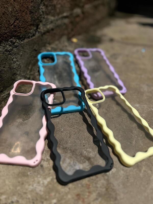 WAVY EDGE TRANSPARENT CASE